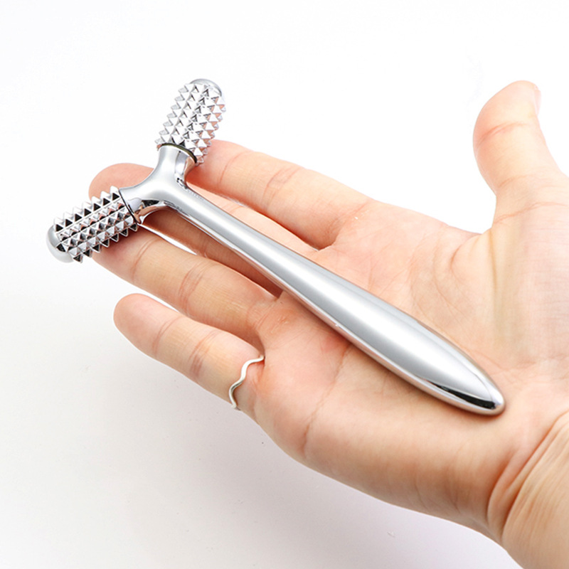 Hediye Seti Güzellik Bakımı Y Şekli Mini Rulo 3d Metal Kolu Ev Rulo Masaj Rulo Yüz Göz Rahatlama Masajı Hediye Seti Güzellik Bakımı Y Şekli Mini Rulo 3d Metal Kolu Ev Rulo Masaj Rulo Yüz Göz Rahatlama Masajı