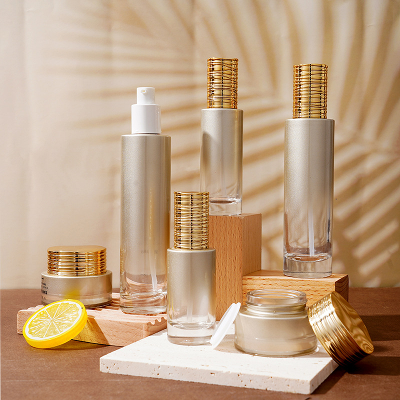 Elektroliz Fırçalı Kapaklı Cam Serum Şişesi Elektroliz Fırçalı Kapaklı Cam Serum Şişesi