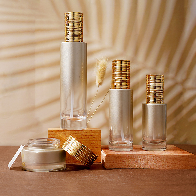 Elektroliz Fırçalı Kapaklı Cam Serum Şişesi Elektroliz Fırçalı Kapaklı Cam Serum Şişesi