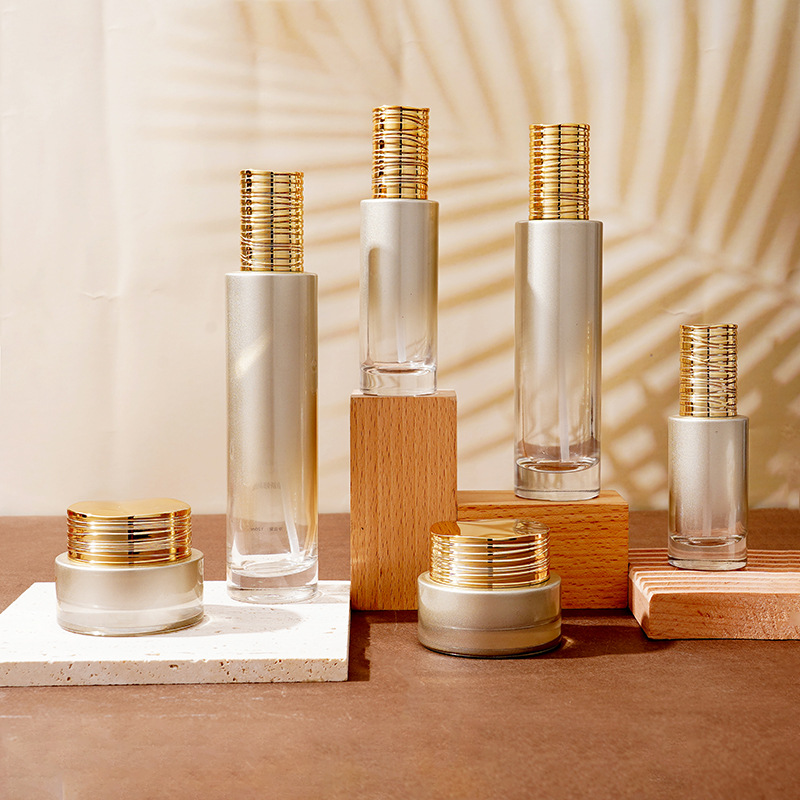 Elektroliz Fırçalı Kapaklı Cam Serum Şişesi Elektroliz Fırçalı Kapaklı Cam Serum Şişesi